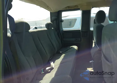 2004 Chevrolet Silverado 1500 Ls из США, поврежденный, VIN 2GCEK19T741246704